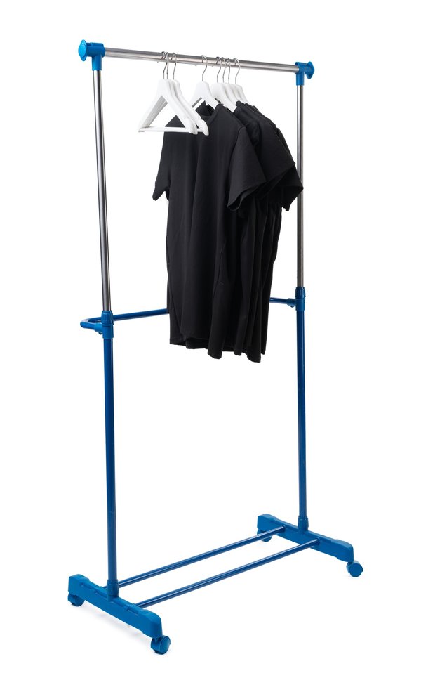 Portants de vêtements en métal : robustesse et style au rendez-vous